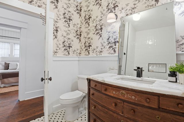 995 Ashley Avenue, Charleston, SC 29403