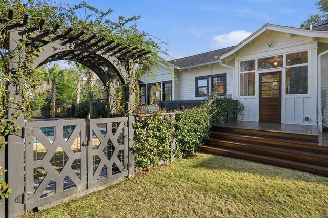 995 Ashley Avenue, Charleston, SC 29403