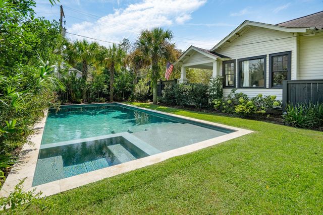 995 Ashley Avenue, Charleston, SC 29403