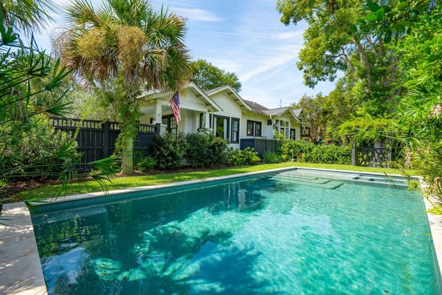 995 Ashley Avenue, Charleston, SC 29403