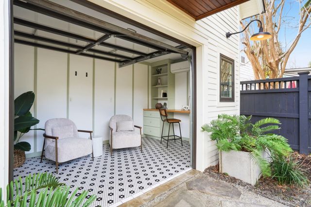 995 Ashley Avenue, Charleston, SC 29403