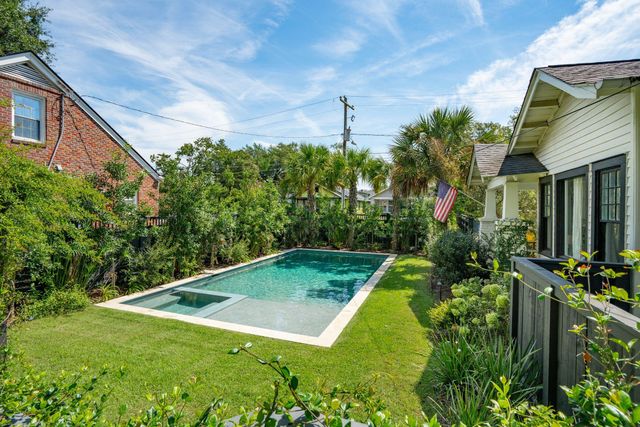 995 Ashley Avenue, Charleston, SC 29403