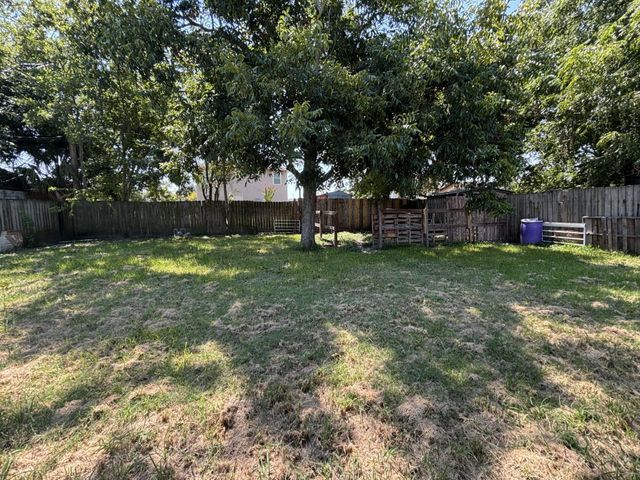 3415 Palm Avenue, Texas City, TX 77590