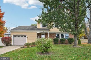 8 YORKTOWN CT, Marlton, NJ 08053