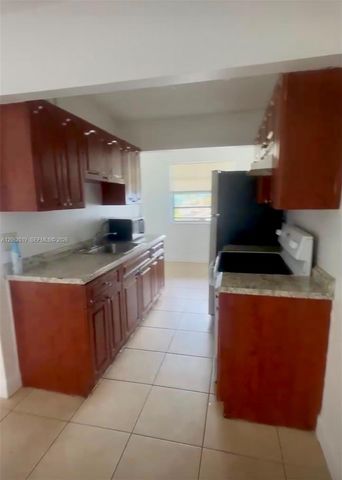 1100 NE 1st Ct 308, Hallandale Beach, FL 33009
