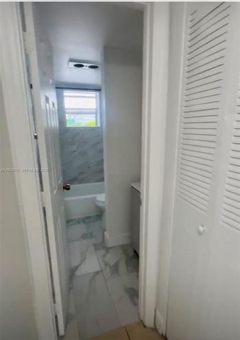1100 NE 1st Ct 308, Hallandale Beach, FL 33009