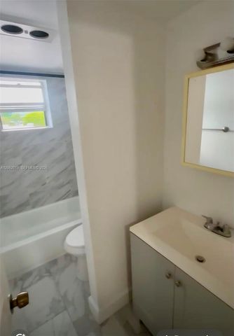 1100 NE 1st Ct 308, Hallandale Beach, FL 33009