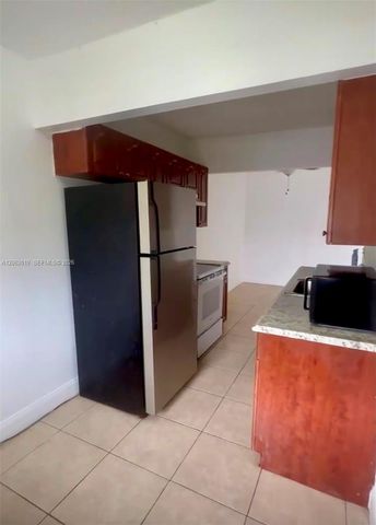 1100 NE 1st Ct 308, Hallandale Beach, FL 33009