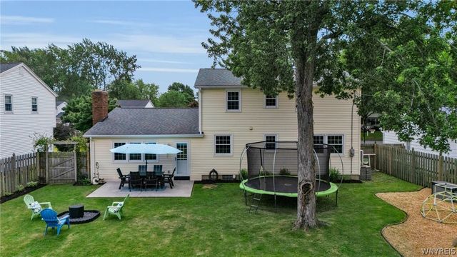 138 Pin Oak Drive, Amherst, NY 14221