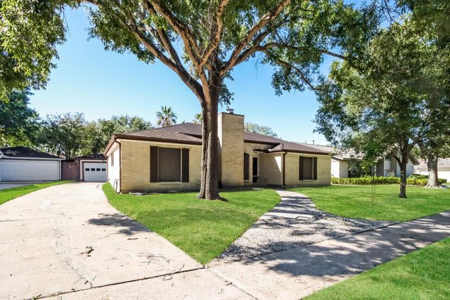 3815 Plum Hollow Drive, Houston, TX 77059