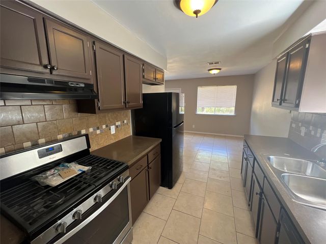 817 Cactus DR, Round Rock, TX 78681