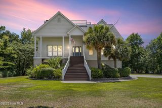 120 Middle Point Road, Hampstead, NC 28443