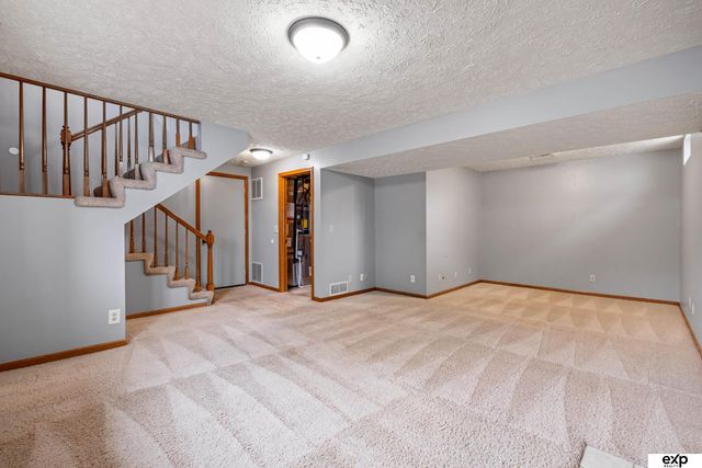 8107 Vernon Avenue, Omaha, NE 68134