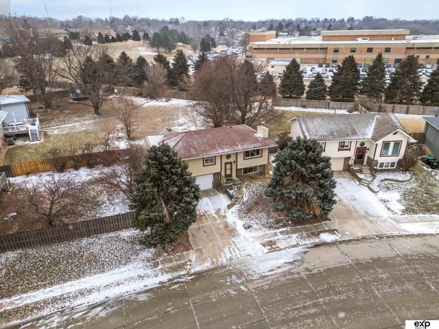 8107 Vernon Avenue, Omaha, NE 68134