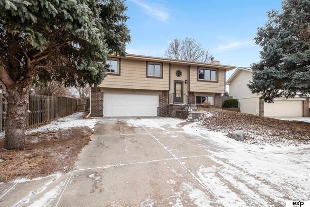 8107 Vernon Avenue, Omaha, NE 68134