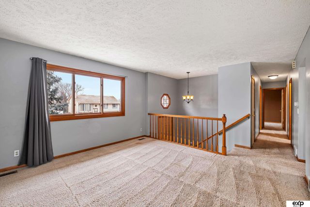 8107 Vernon Avenue, Omaha, NE 68134