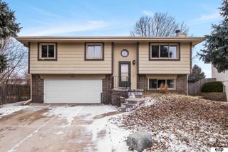 8107 Vernon Avenue, Omaha, NE 68134