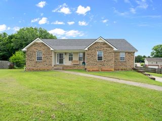 1845 Rapids Ct, Clarksville, TN 37040
