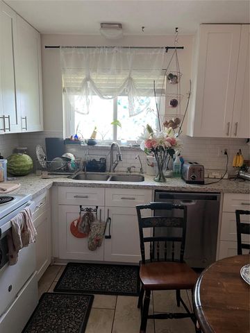 16418 Diana Lane, Houston, TX 77062