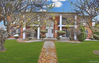 22001 E 11 Mile Road, Saint Clair Shores, MI 48081