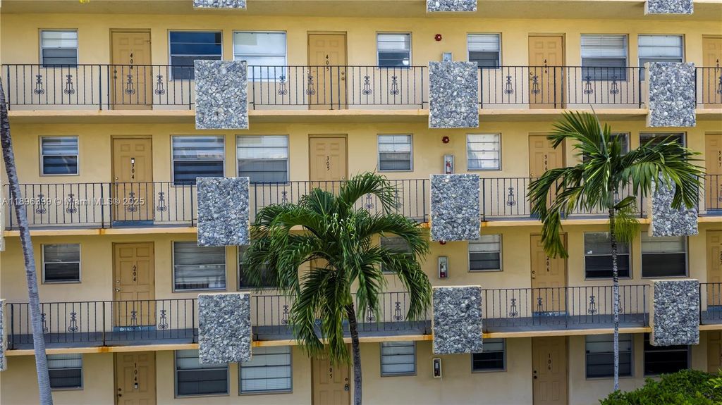 2145 Pierce St 305, Hollywood, FL 33020