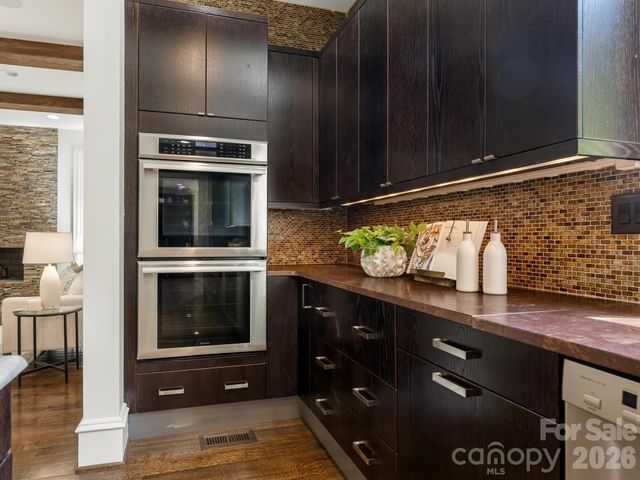 6323 Saint Stephen Lane, Charlotte, NC 28210