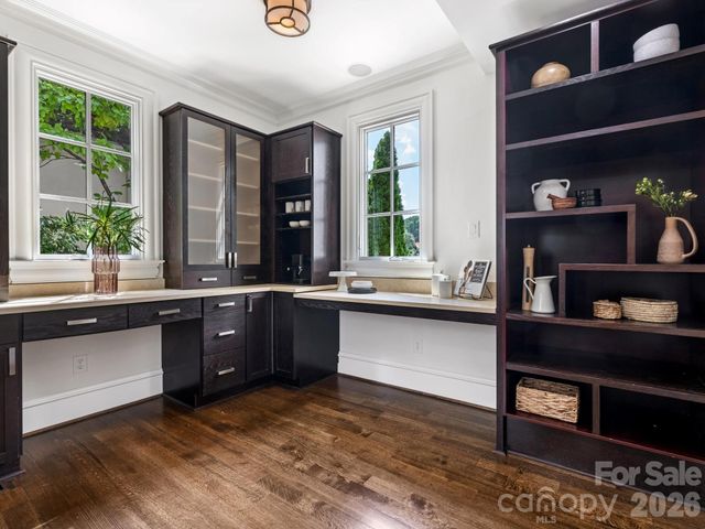 6323 Saint Stephen Lane, Charlotte, NC 28210