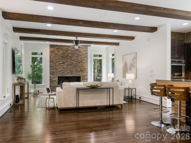 6323 Saint Stephen Lane, Charlotte, NC 28210