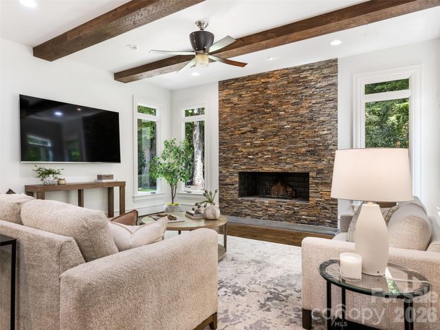 6323 Saint Stephen Lane, Charlotte, NC 28210