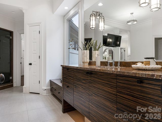 6323 Saint Stephen Lane, Charlotte, NC 28210