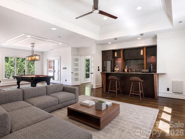 6323 Saint Stephen Lane, Charlotte, NC 28210