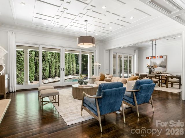 6323 Saint Stephen Lane, Charlotte, NC 28210