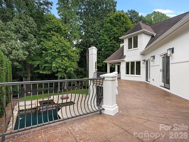 6323 Saint Stephen Lane, Charlotte, NC 28210