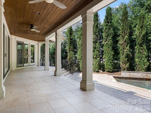 6323 Saint Stephen Lane, Charlotte, NC 28210