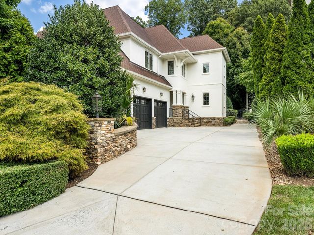 6323 Saint Stephen Lane, Charlotte, NC 28210