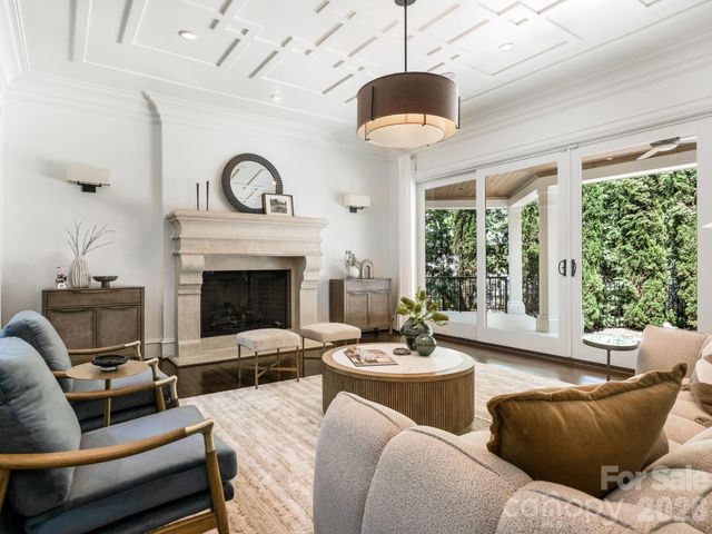 6323 Saint Stephen Lane, Charlotte, NC 28210
