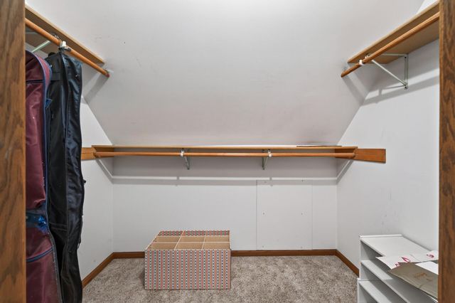 2597 Hayward Avenue N, Oakdale, MN 55128