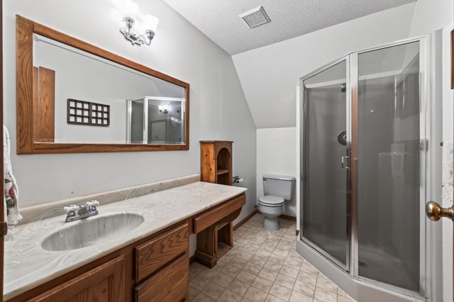2597 Hayward Avenue N, Oakdale, MN 55128