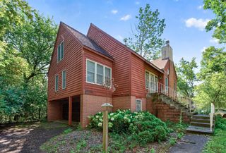 2597 Hayward Avenue N, Oakdale, MN 55128