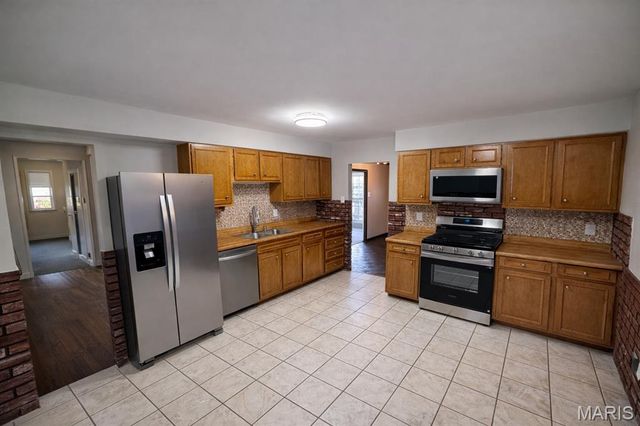 3435 Saint Catherine Street, Ferguson, MO 63033