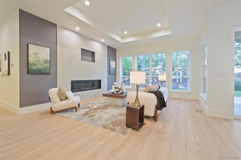 Image 11 of property listing at 9430 S Silent Hills Drive, Lone Tree, CO 80124