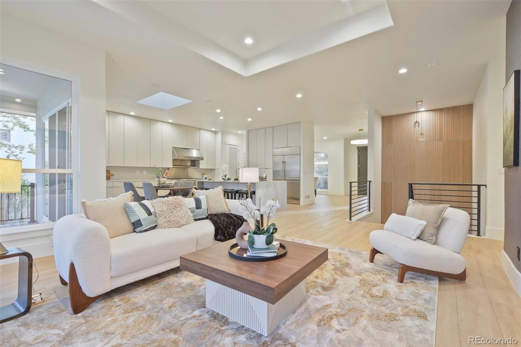 Image 13 of property listing at 9430 S Silent Hills Drive, Lone Tree, CO 80124