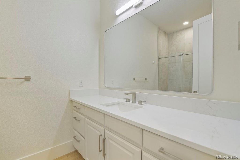 Image 22 of property listing at 9430 S Silent Hills Drive, Lone Tree, CO 80124