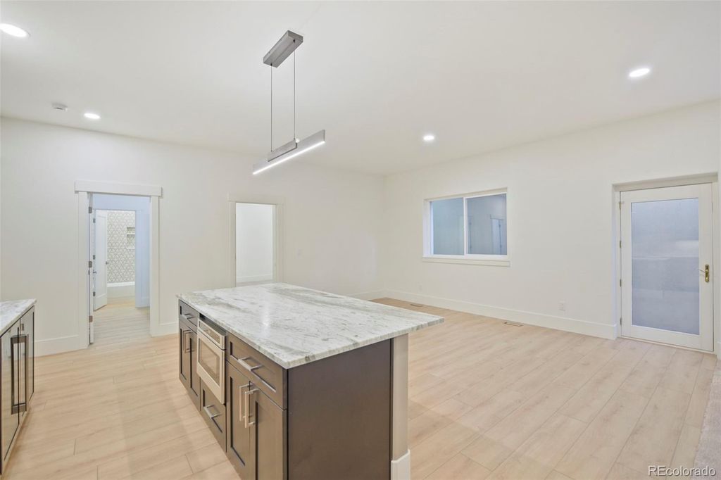 Image 25 of property listing at 9430 S Silent Hills Drive, Lone Tree, CO 80124