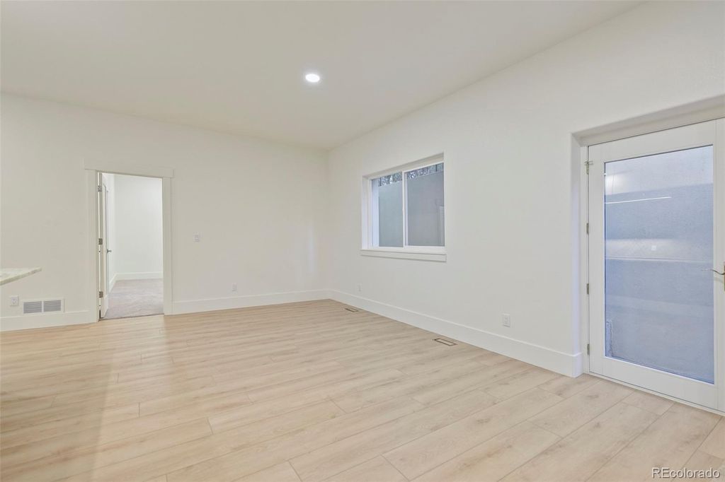 Image 26 of property listing at 9430 S Silent Hills Drive, Lone Tree, CO 80124