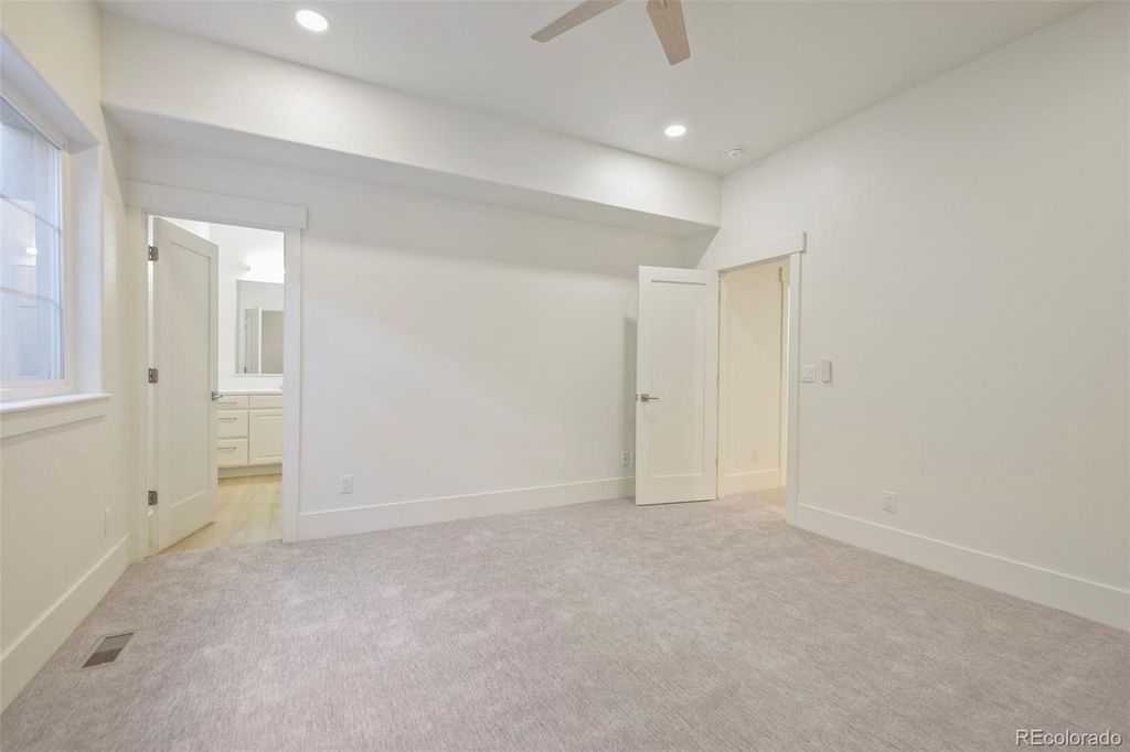 Image 34 of property listing at 9430 S Silent Hills Drive, Lone Tree, CO 80124