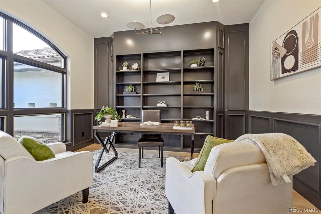Image 4 of property listing at 9430 S Silent Hills Drive, Lone Tree, CO 80124