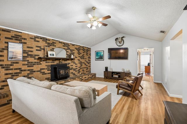 210 Lanier Road, Combine, TX 75159