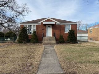 70 N Laverne Avenue, Hillside, IL 60162