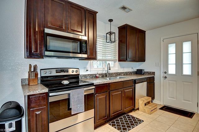 4060 River Shore RD, Portsmouth, VA 23703